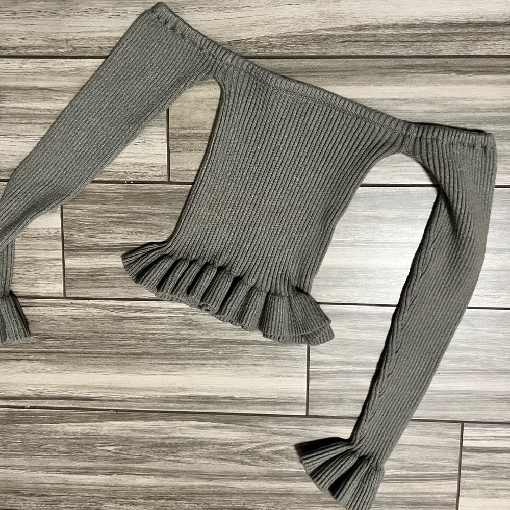 Gray Ribbed Women's Sweater - Picture 4 of 6